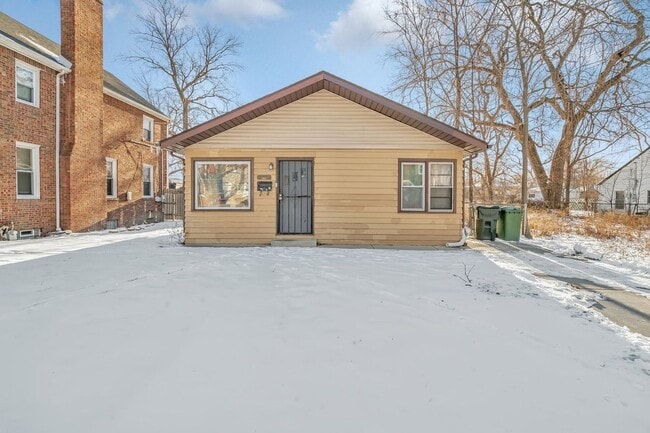 Building Photo - 14745 Princeton Ave