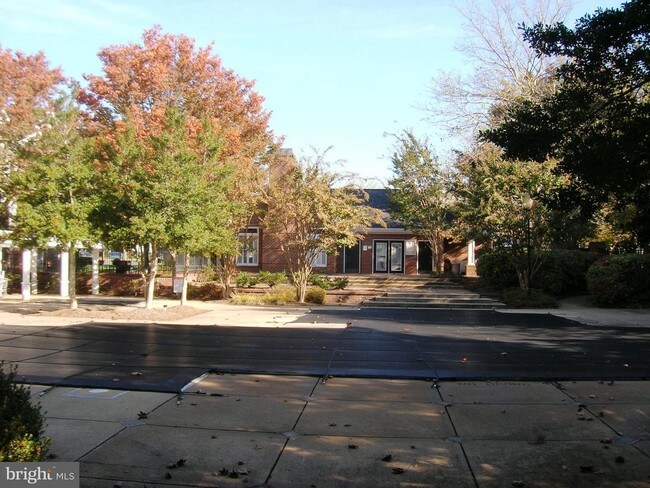 Building Photo - 20322 Beechwood Terrace
