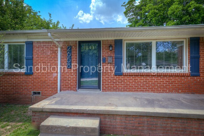 Building Photo - For Lease | Midtown Tulsa | $1625 Rent