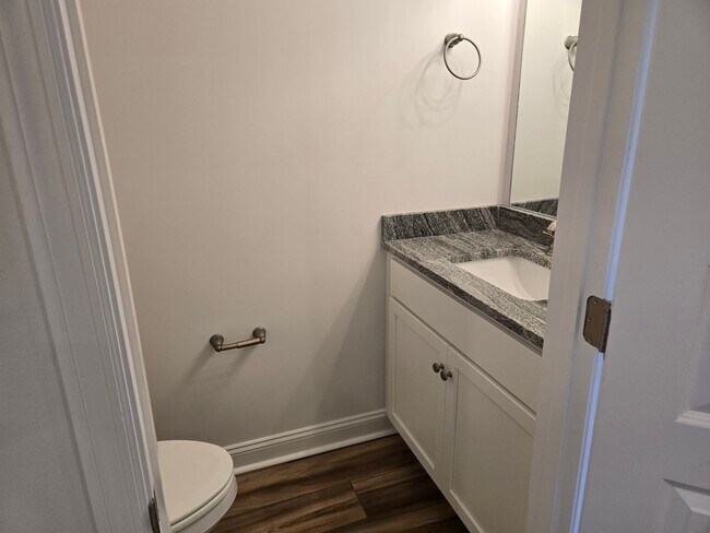 Foto del edificio - 3 Bedroom 2.5 Bath Townhome located in Val...