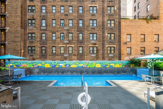 Foto del edificio - 219 S 18th St