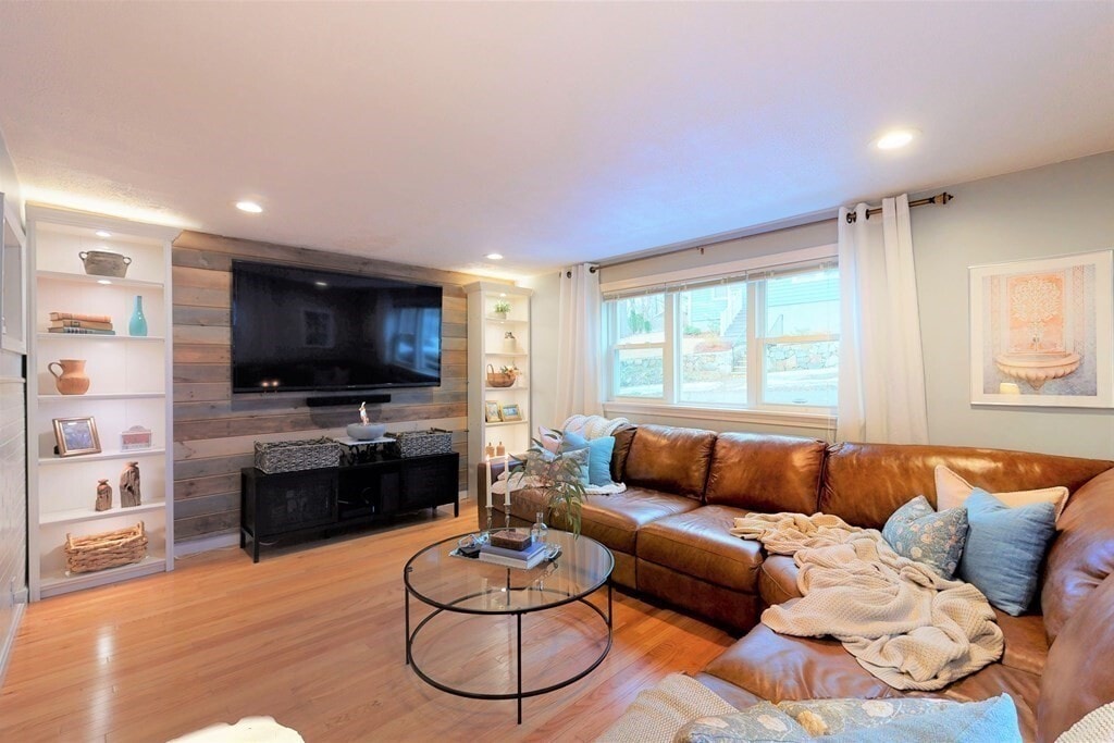 Photo - 37 Marivista Ave (Waltham, MA)