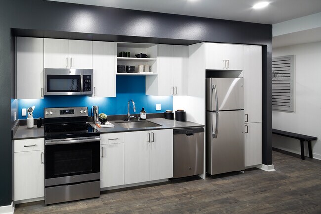 Building Photo - AVA Esterra Park