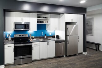 Building Photo - AVA Esterra Park