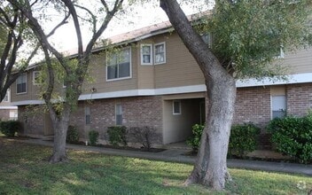 Building Photo - 961 Schertz Pkwy