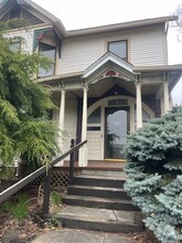 Building Photo - 389 W Liberty St