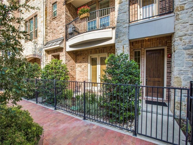 Foto del edificio - 5034 Meridian Ln