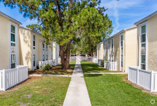 Senderos - Garden Grove Apartments