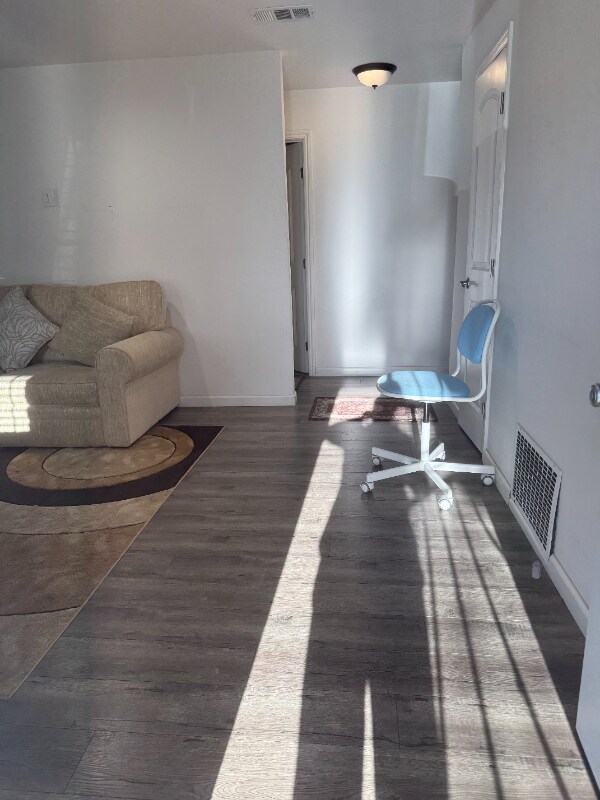 Foto del edificio - 914 McCreery Ave