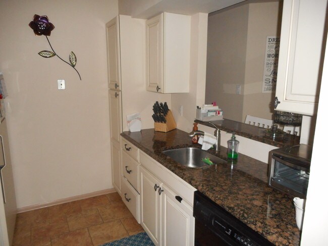 Kitchen - 9015 Bennett Pl