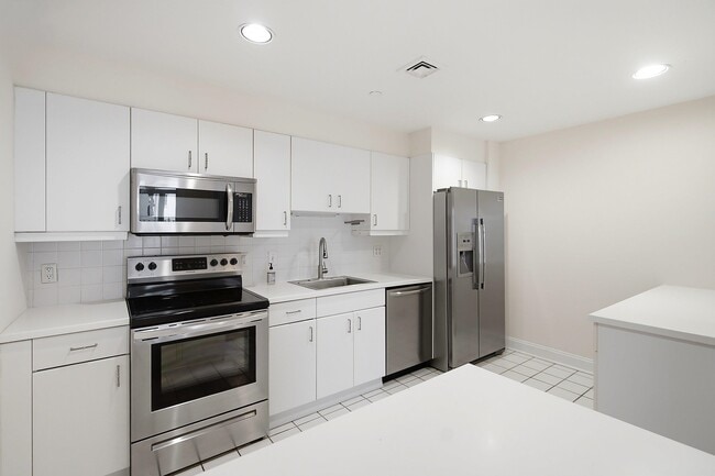 Building Photo - 206 Shearwater Ct W