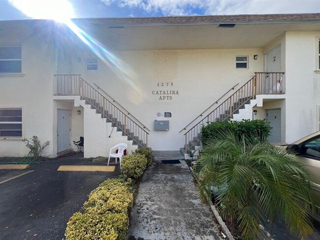 Building Photo - 1275 SW 36th Ave