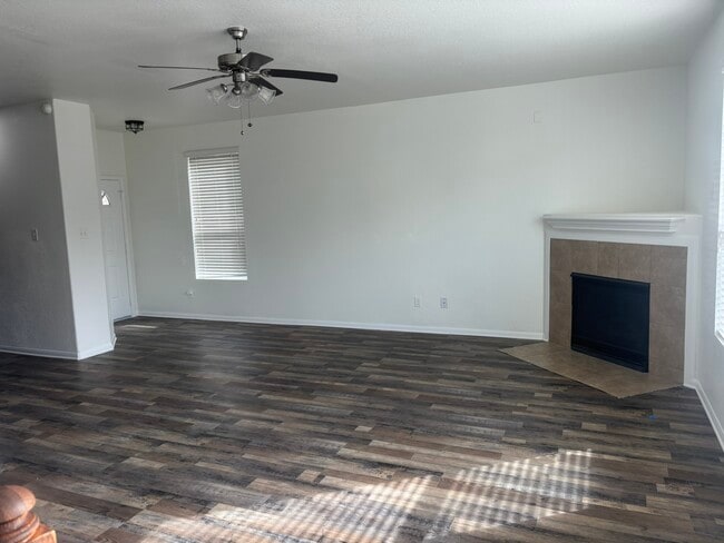 Building Photo - 5302 Espuela Ln