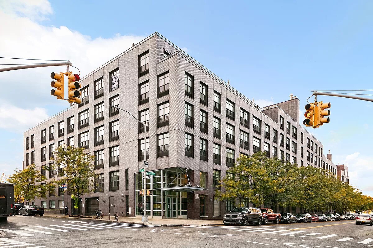 Foto principal - 80 Metropolitan Ave