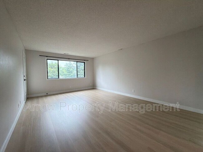 Foto del edificio - 2380 N 44th St