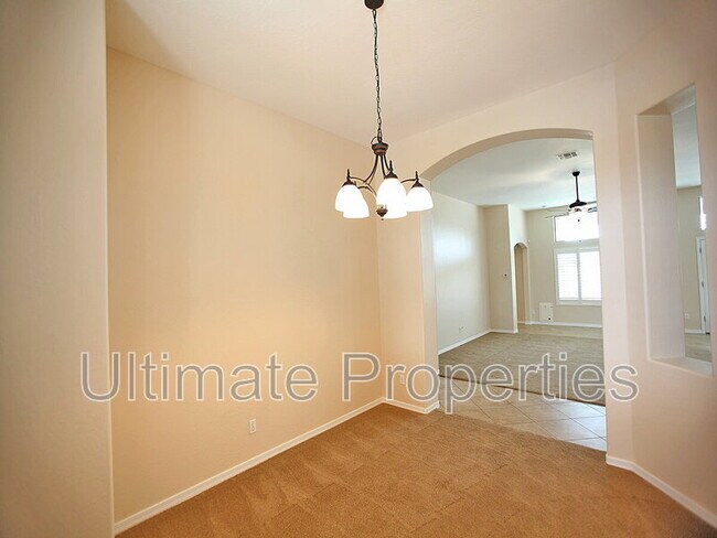 Building Photo - 11816 N 59th Ln