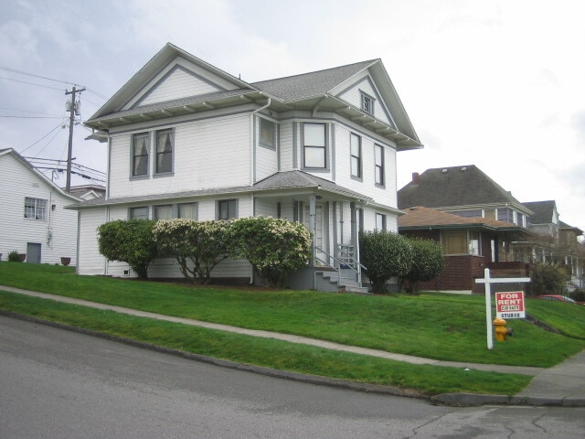 Building Photo - 2601 Grand Ave