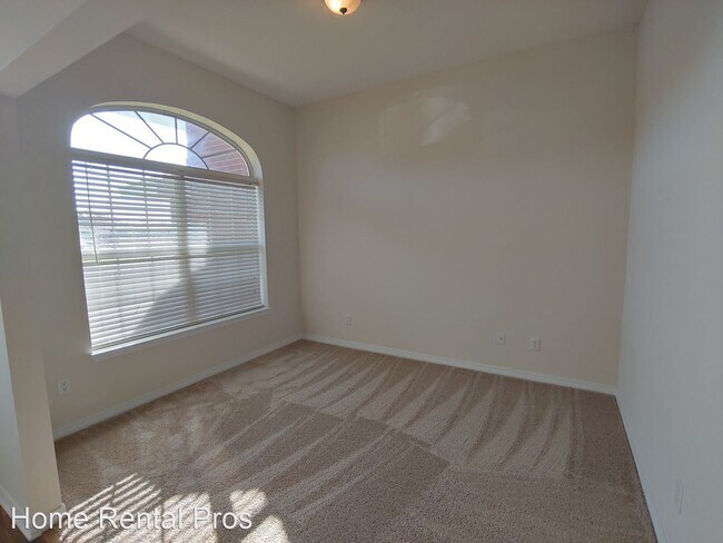 Foto del edificio - 4 br, 2 bath House - 6065 Meursalt Rd