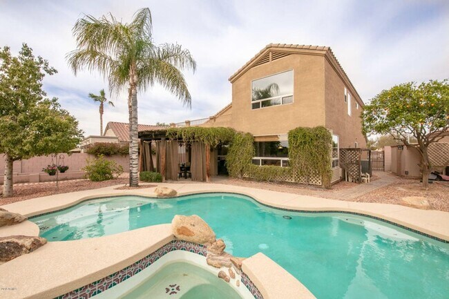 Building Photo - Nice Chandler home with Sparkling Swimming...