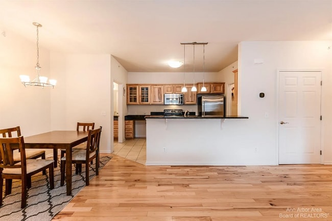 Building Photo - 229 Scio Village Ct