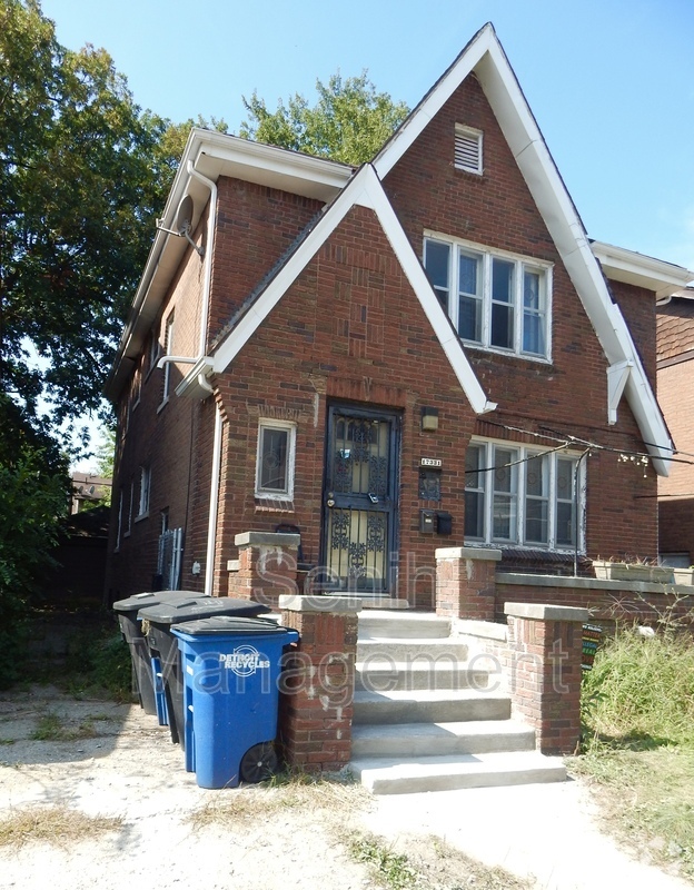 Building Photo - 17331 Quincy St