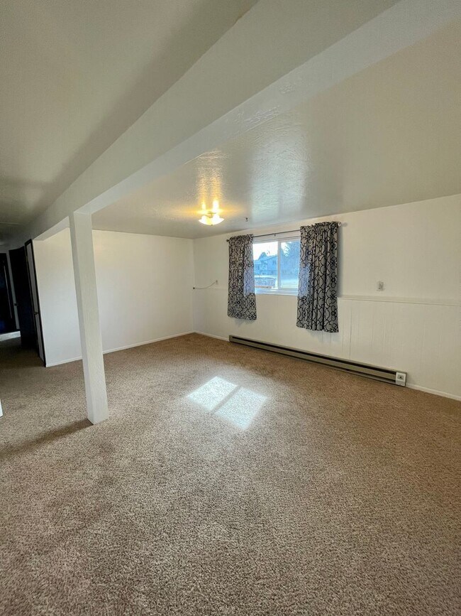 Foto del edificio - SPLIT-LEVEL HOME ON JENSEN (APP#151)