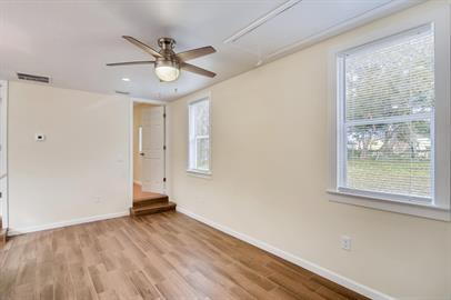 Foto del edificio - "Cozy 1-Bed Oasis in Titusville: Perfect Comfort on Main Street!"