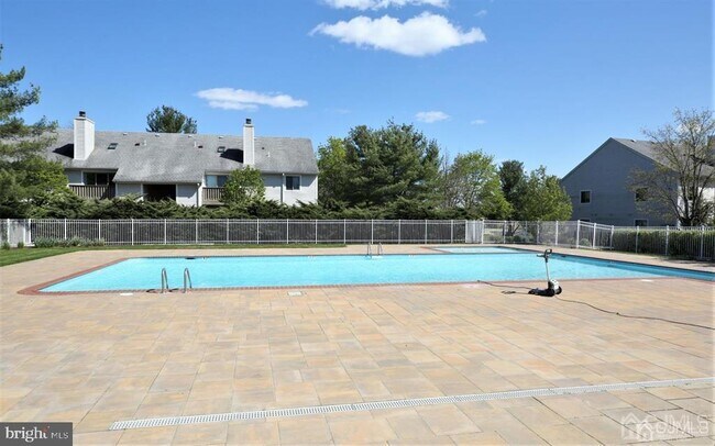 Building Photo - 1018 Aspen Dr