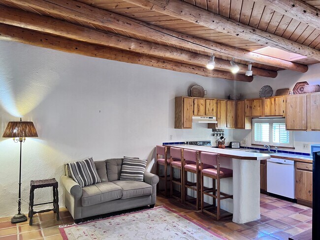 Building Photo - 9 Pinon Trail