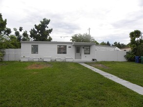 Building Photo - 9860 SW 48th St
