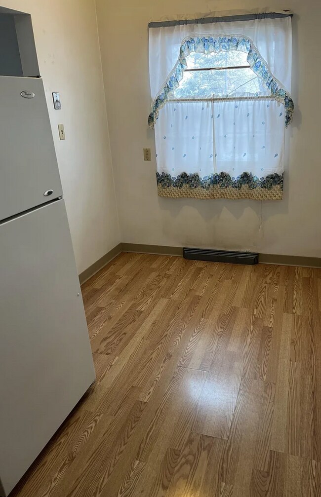 Cocina - 1617 A Ave NE