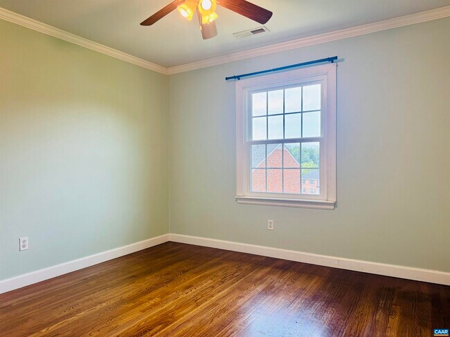 Building Photo - 161 Hessian Hills Way