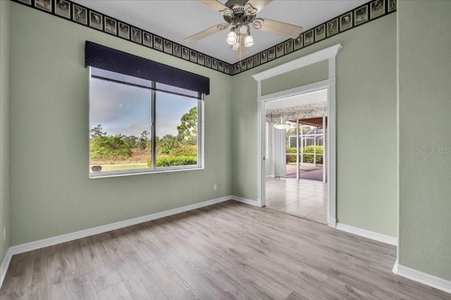 Building Photo - 3013 Royal Palm Dr