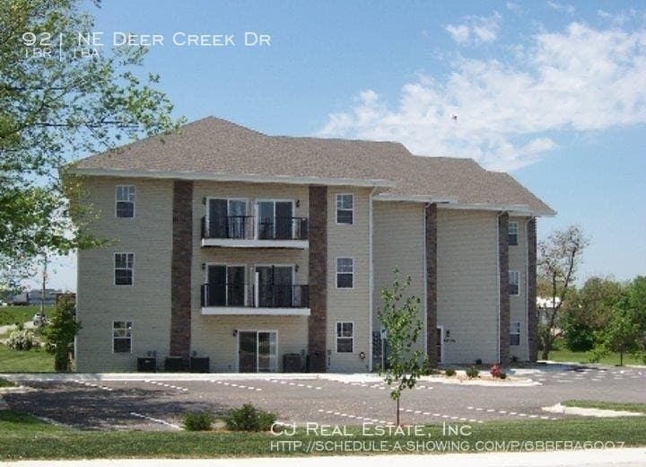 921 NE Deer Creek Dr, Grain Valley, MO 64029 House Rental in Grain
