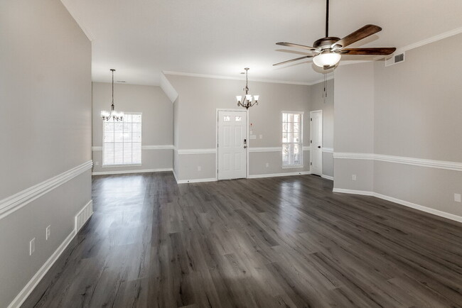 Foto del edificio - 2417 Bethany Dr