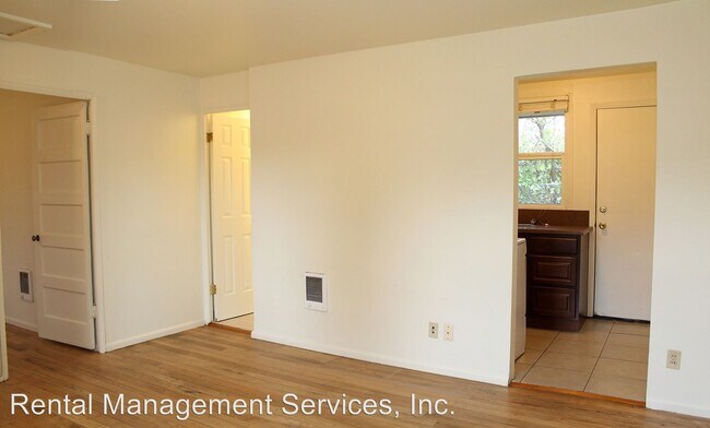 Foto del edificio - 6901-6923 NE Prescott St