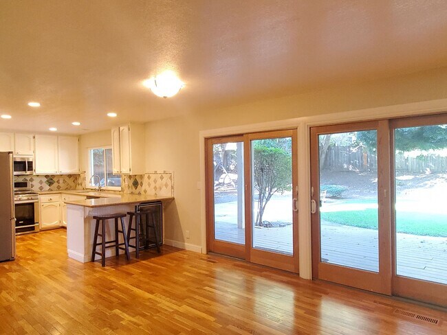 Foto del edificio - 16745 Spring Hill Ct
