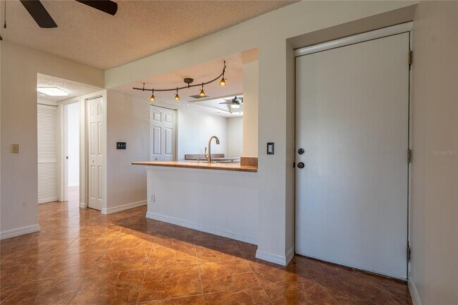 Foto del edificio - 122 E Cypress Ct