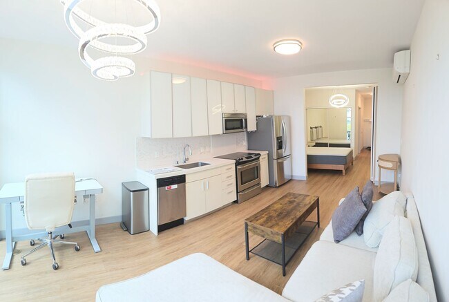 Building Photo - Townhomes at the Collection Kakaako Furnis...
