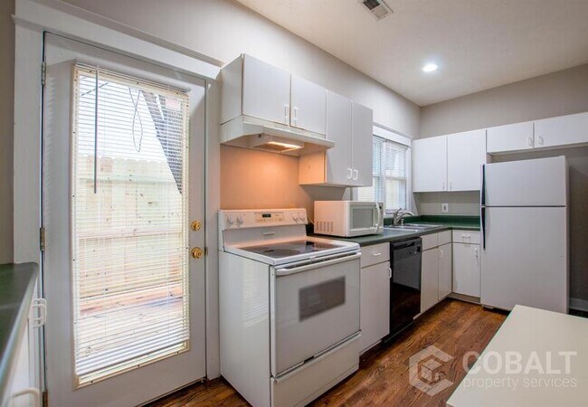Foto del edificio - 925 Greenwood Ave NE