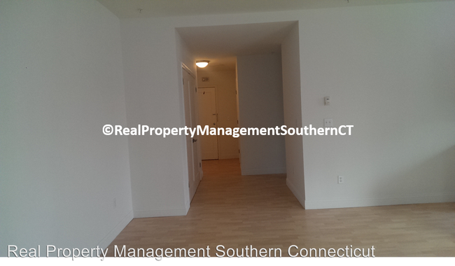 Building Photo - 1 br, 1 bath House - 122 Court St. #7