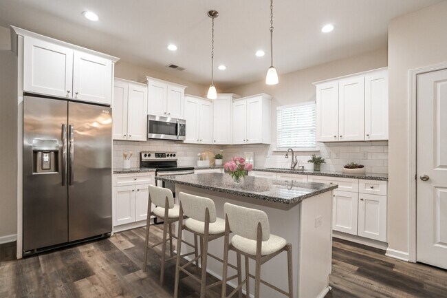 Foto del edificio - 7823 Bellhaven Blvd