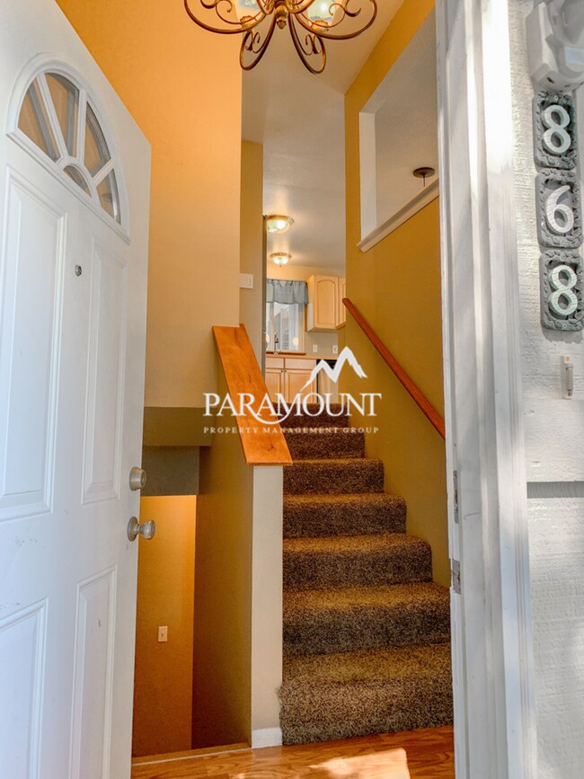 Building Photo - 3+ Bed House in Port Orchard with HUGE Bac...