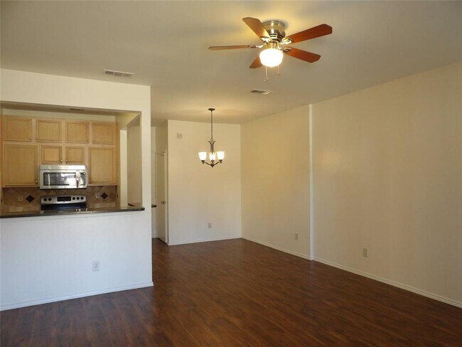 Building Photo - 3834 Pickett Pl Dr