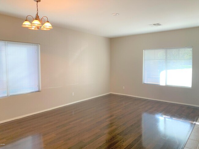Foto del edificio - 9215 S 35th Dr