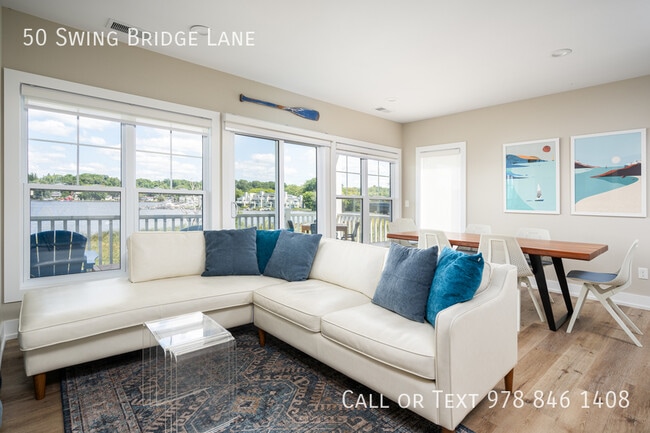 Building Photo - Luxurious Douglas Townhome