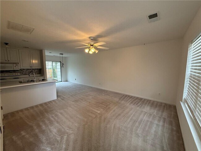 Foto del edificio - 2820 Florence Dr