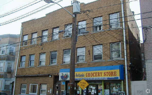 Foto principal - 349 Fair St