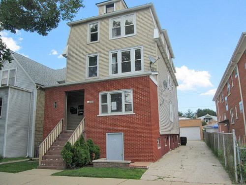 Building Photo - 4027 N McVicker Ave