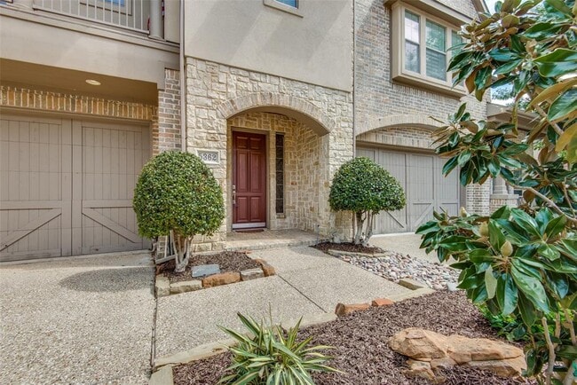 Building Photo - 5362 Keswick Dr